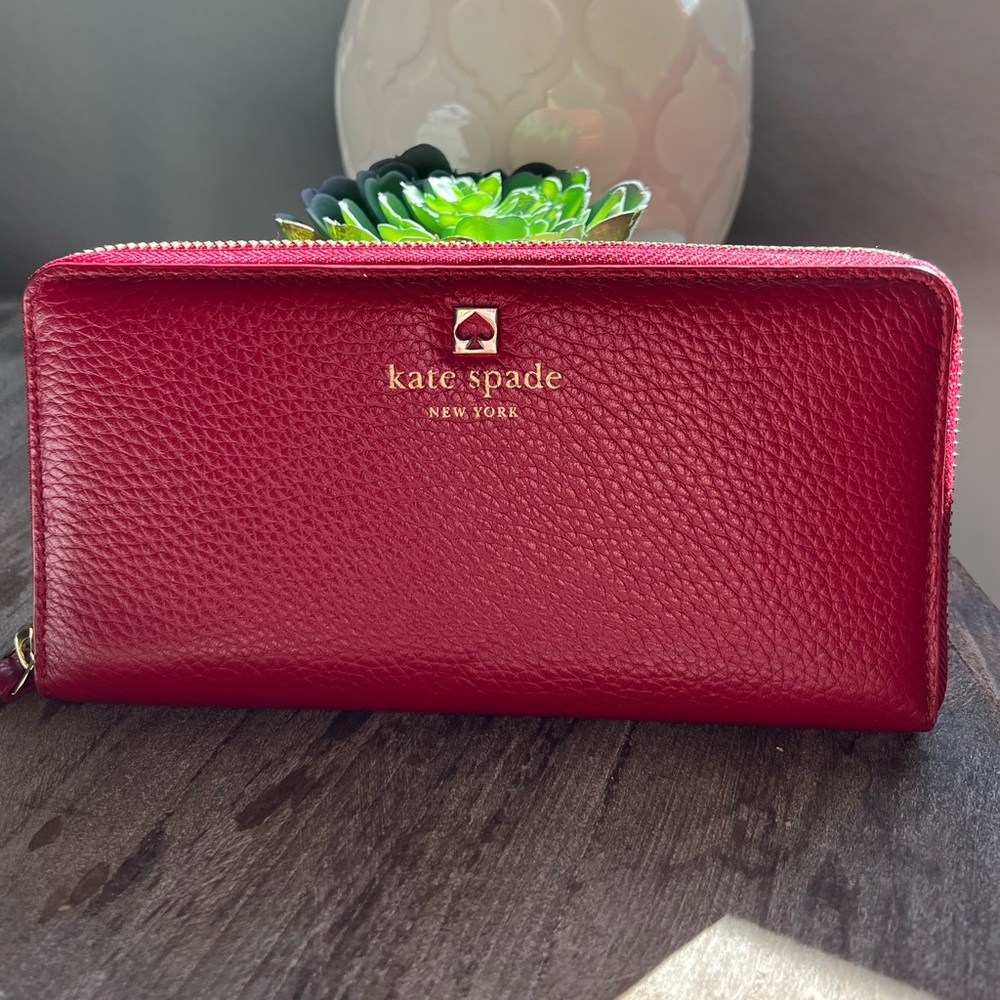 NWT Kate Spade Grant Park Wallet in Dynasty Red with Gold Hardware